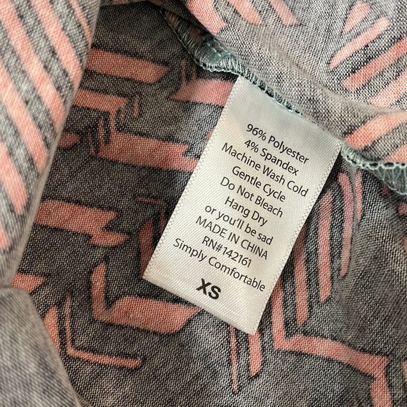 LulaRoe Randy tee - Picture 4 of 4